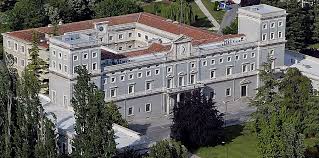 Edificio Central de la Universidad de Navarra